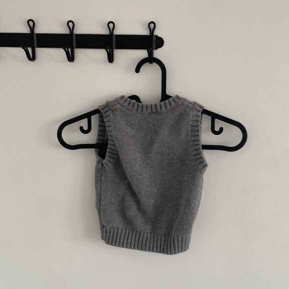 Carter’s 100% Cotton Baby Sweater Vest - size 12 months - Picture 2 of 4